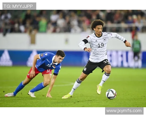 德国足球巨星高清壁纸精选 展现球场英姿与激情时刻