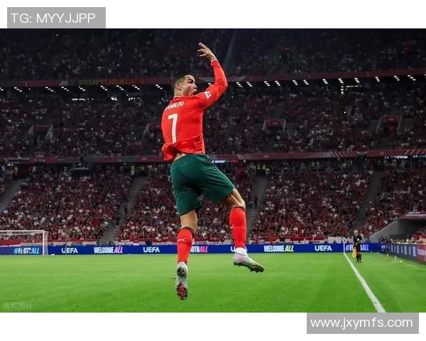 盘点足坛那些以实力征服世界的传奇黑色球星与他们的辉煌时刻