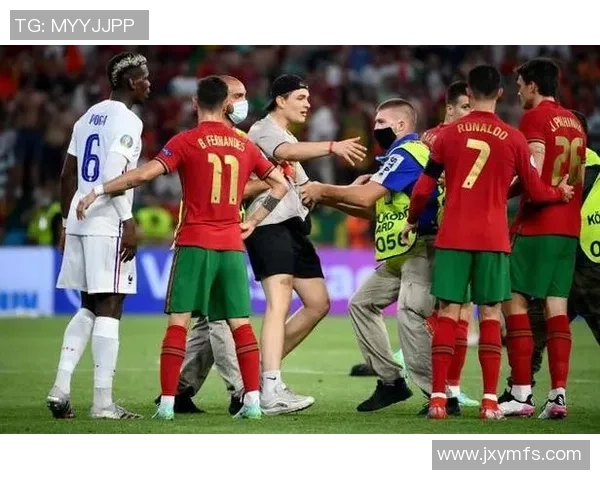 足球巨星赛后难掩情绪通道内泪洒双眼震撼无数球迷