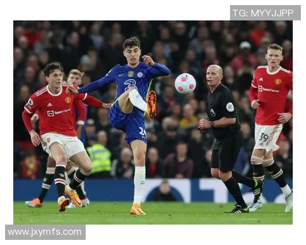 足球球星年收入揭秘：薪水、代言与奖金三重收入来源分析