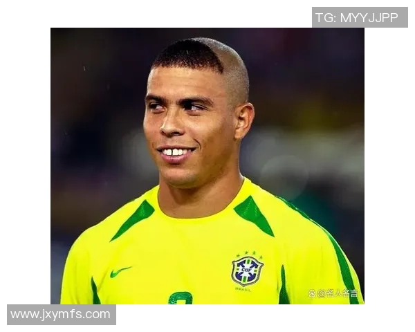 近代十大足球球星榜单：谁才是真正的足球传奇人物