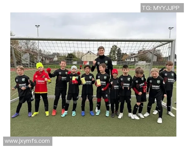 踢足球与跳舞完美融合的球星如何通过舞蹈展现足球魅力